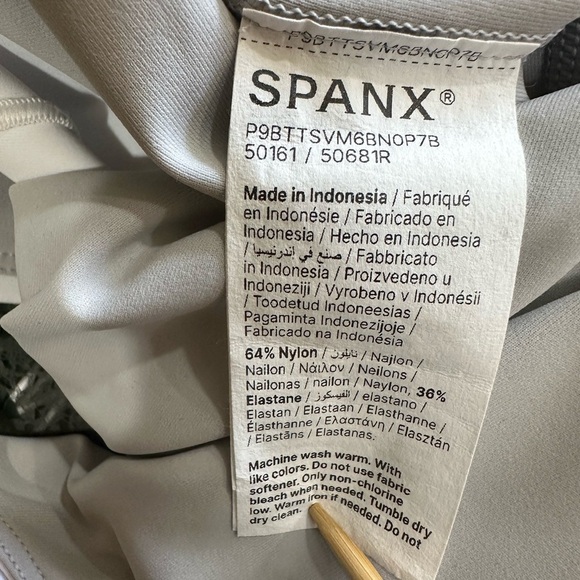 Spanx Shape Active Get Moving Zip Front Racer Back Dress Vivid White Small NWT - Picture 13 of 13